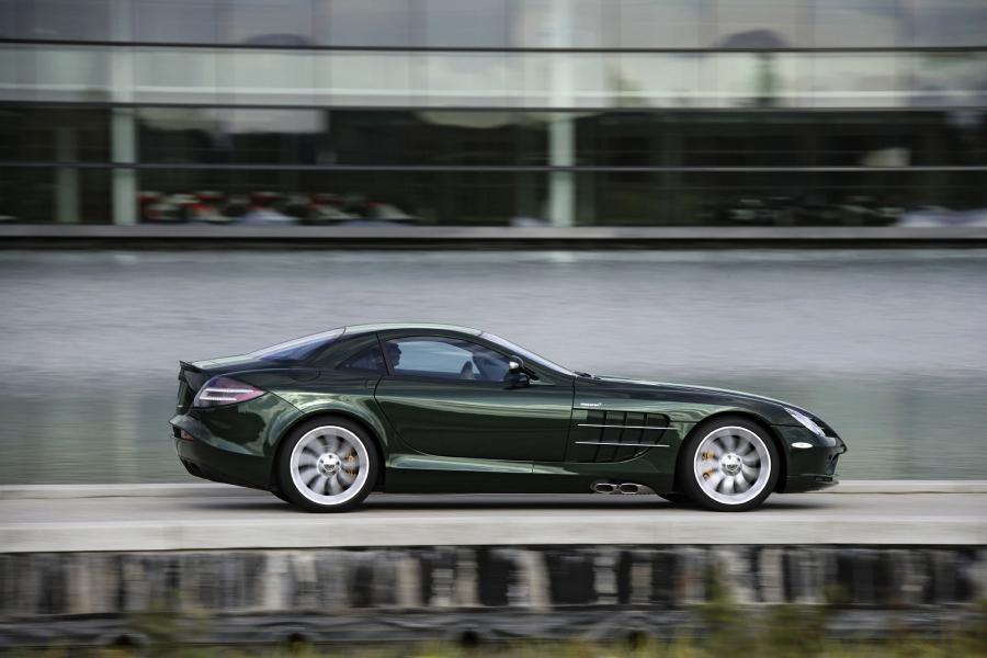  Mercedes-Benz SLR McLaren 2003 года  (фото 15 из 319)